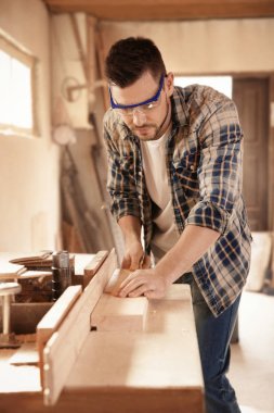 Marangoz ahşap ile çalışma 