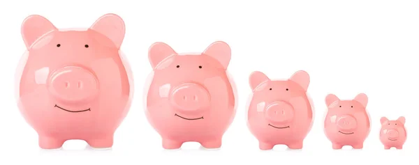 Piggy banks van verschillende grootte — Stockfoto