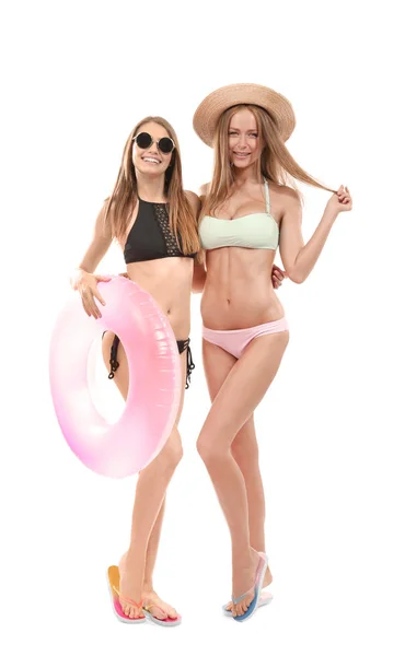 Piękne młode kobiety w bikini — Zdjęcie stockowe