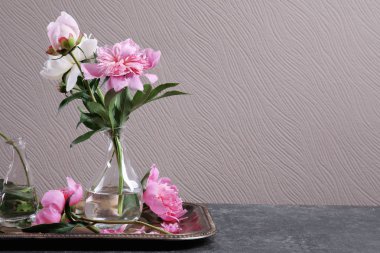 Güzel peonies bileşimi