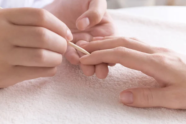 Master tillämpa nagellack — Stockfoto