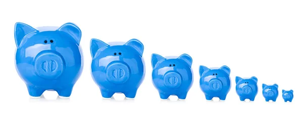 Piggy banks van verschillende grootte — Stockfoto