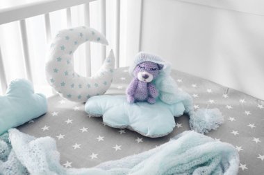 El yapımı tığ işi oyuncak 