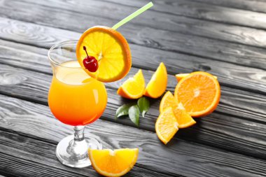 lezzetli tekila sunrise kokteyli