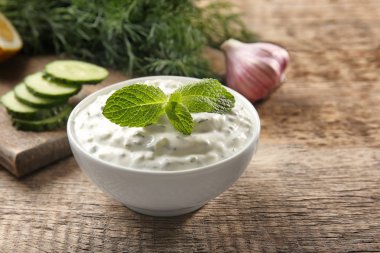 Lezzetli yoğurt sos