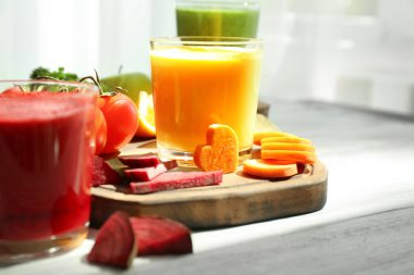 Taze smoothies ve sebze 