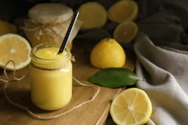 Смачним лимонним сир — стокове фото