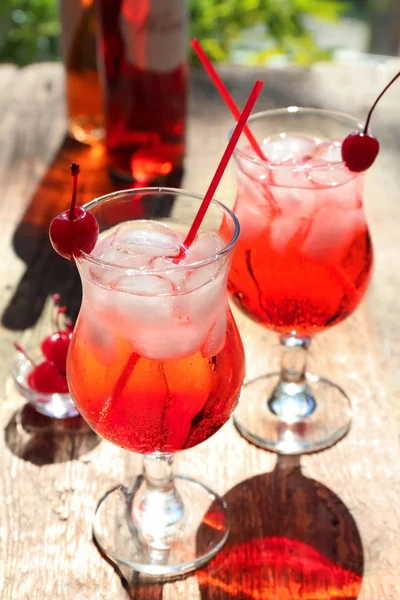 Bicchieri con cocktail di tequila — Foto Stock