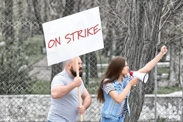 Jóvenes Huelga Trabajadores Aire Libre — Foto de Stock