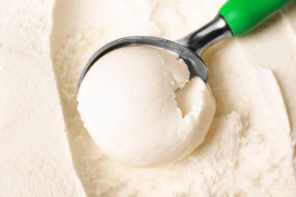 Tasty vanilla ice cream — Stock Photo, Image