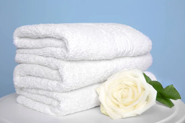 Stack of white towels — Stock Photo, Image