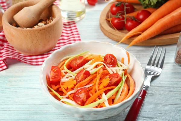Köstlicher Karottensalat — Stockfoto