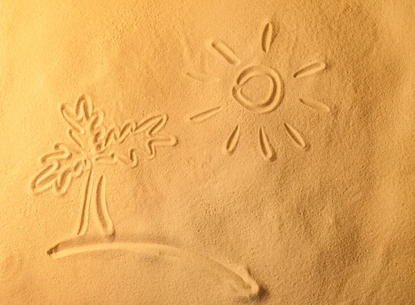 Palm and sun drawn on sand — Stock Photo, Image