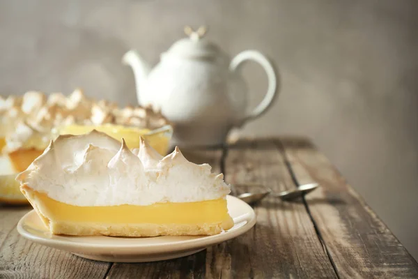 Delicious lemon meringue pie — Stock Photo, Image