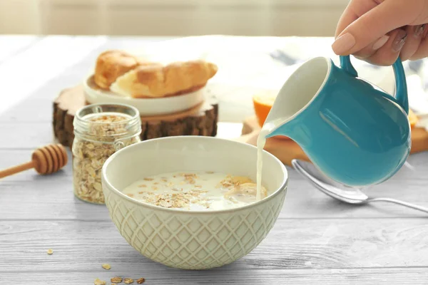 Bowl with oatmeal for breakfast — Stock Photo, Image