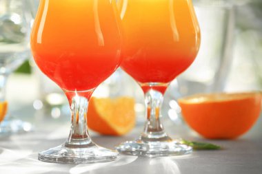 Lezzetli tekila sunrise bardak