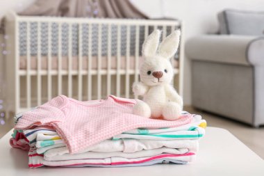 El yapımı tığ işi oyuncak 