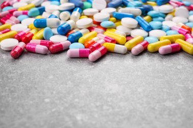 Arka plan üzerinde farklı hapları