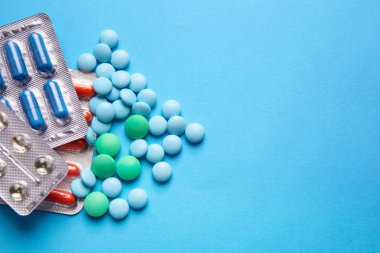 Arka plan üzerinde farklı hapları