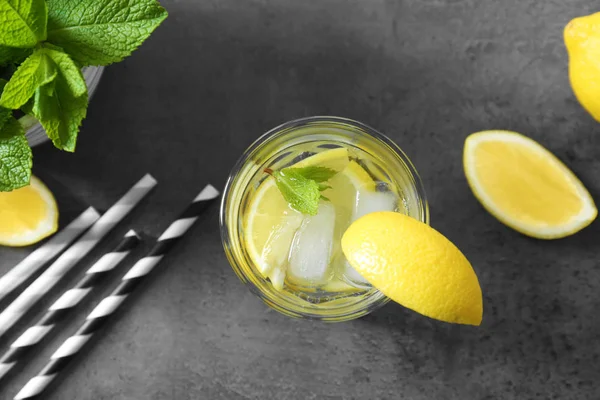 Glass of fresh lemonade — Stock Photo, Image