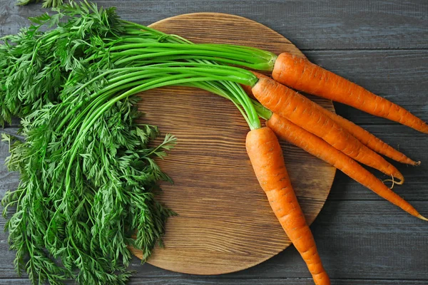 Состав свежей моркови — стоковое фото
