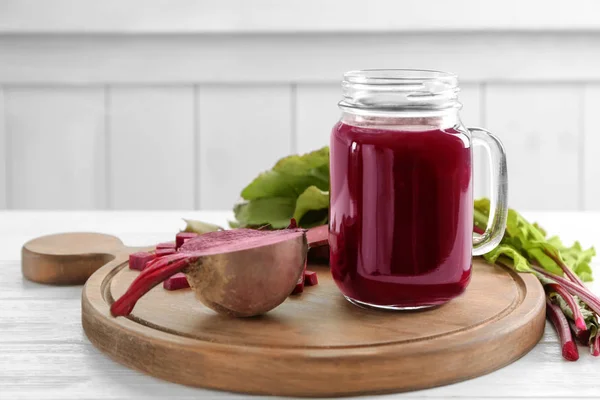 Rode biet smoothie in mason jar — Stockfoto