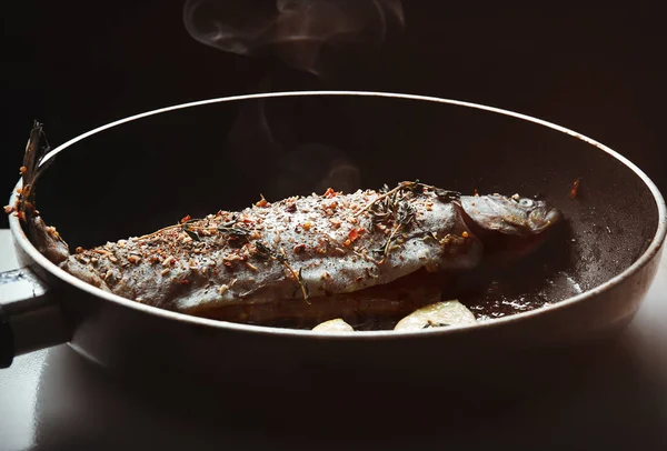 Alabalık balık tava pişirme,  