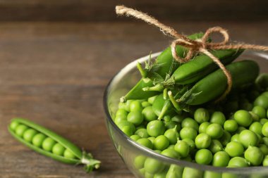 Cam kase taze yeşil bezelye ile