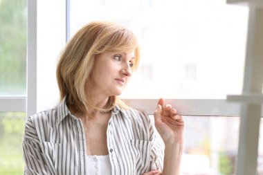 çekici Olgun kadın 