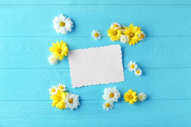 Papatya çiçeği ile güzel çiçek kompozisyon  