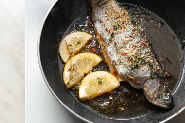 Alabalık balık tava pişirme,  