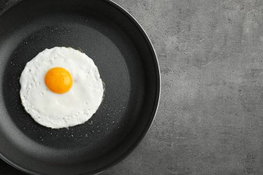 Ev yapımı kızarmış yumurta 