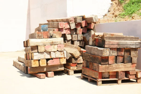 Barre di legno impilate — Foto Stock