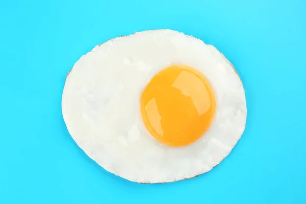 Egg on color background — Stock Photo, Image
