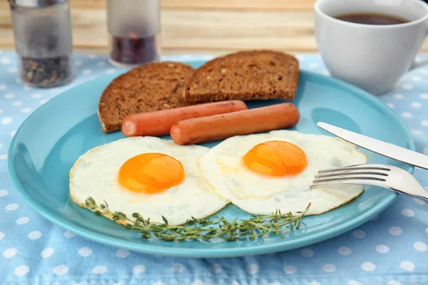 Homemade over easy fried eggs — Stock Photo, Image