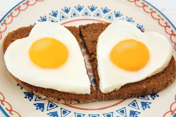 Eggs and bread slices, closeup — Stock Photo, Image