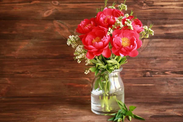 Vase with beautiful peony flowers — Stock Photo, Image