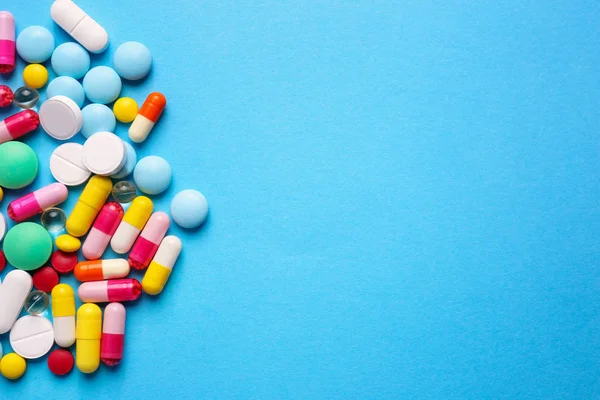 Arka plan üzerinde farklı hapları