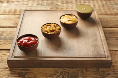 Ahşap plaka tablo farklı sos ile