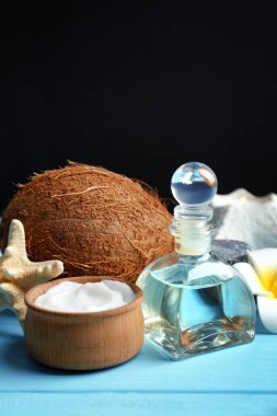 Ahşap masa Hindistan cevizi ile kaplıca tedavisi için ayarla