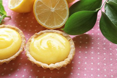 Limon Lor tablo ile lezzetli tatlılar