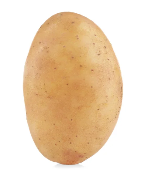 Ruwe ongeschilde aardappel op witte achtergrond — Stockfoto