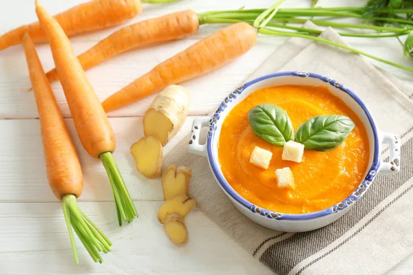 Sopa de cenoura deliciosa — Fotografia de Stock