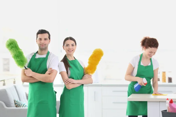 Cleaning service team working — Stock Photo, Image