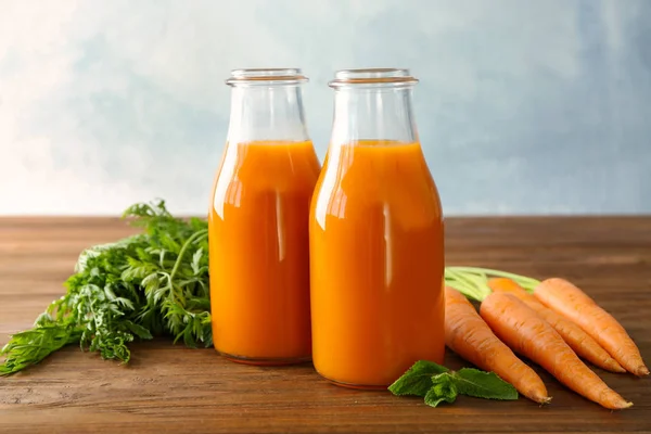 Frischer Karottensaft — Stockfoto