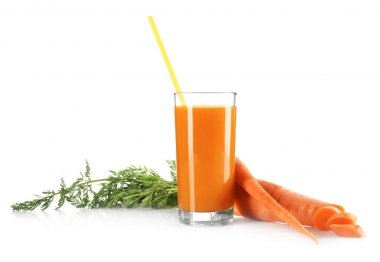 Cam suyu ve taze havuç 