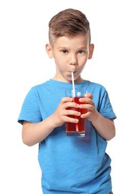 Suyu içme şirin küçük çocuk