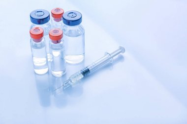 Işık arka plan üzerinde tıbbi malzeme