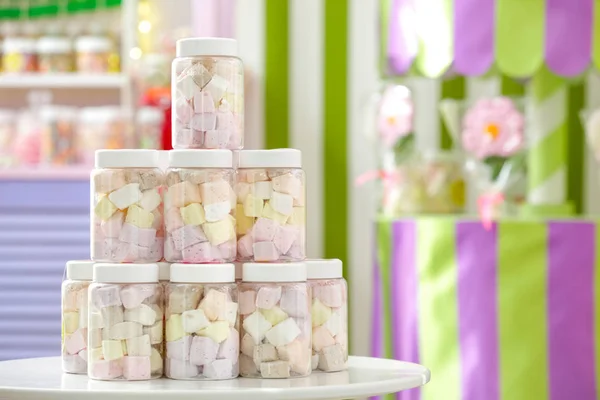 Ízletes marshmallow tégelyek — Stock Fotó