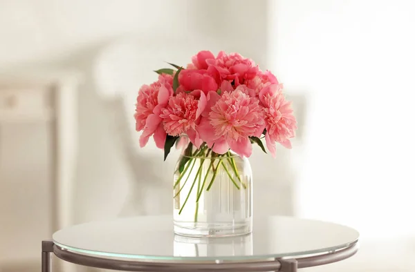 Vase with beautiful peonies — Stock Photo, Image